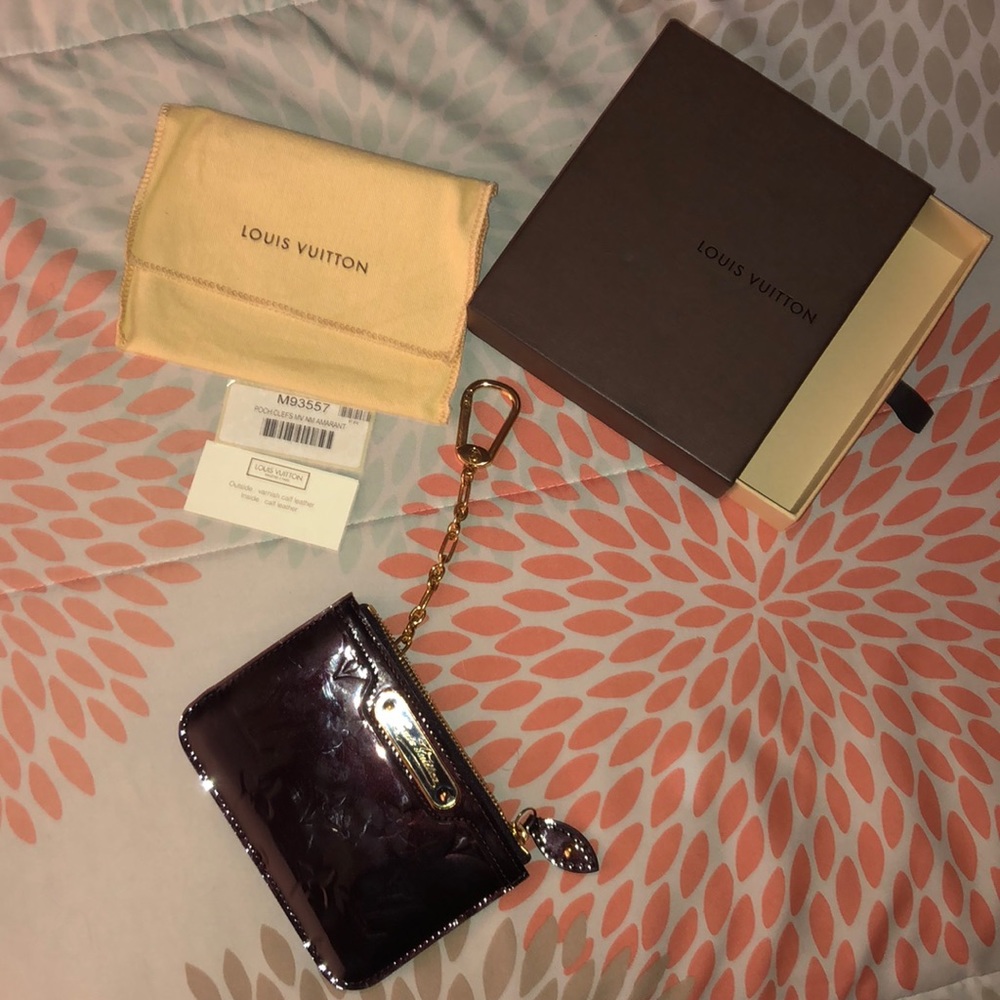 Louis Vuitton Poch Clefs MV NM Amarant